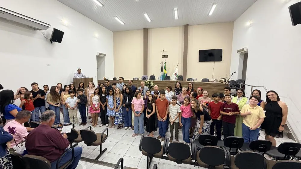 Anglo Bataguassu lança Livro de Crônicas e homenageia pioneiros do município