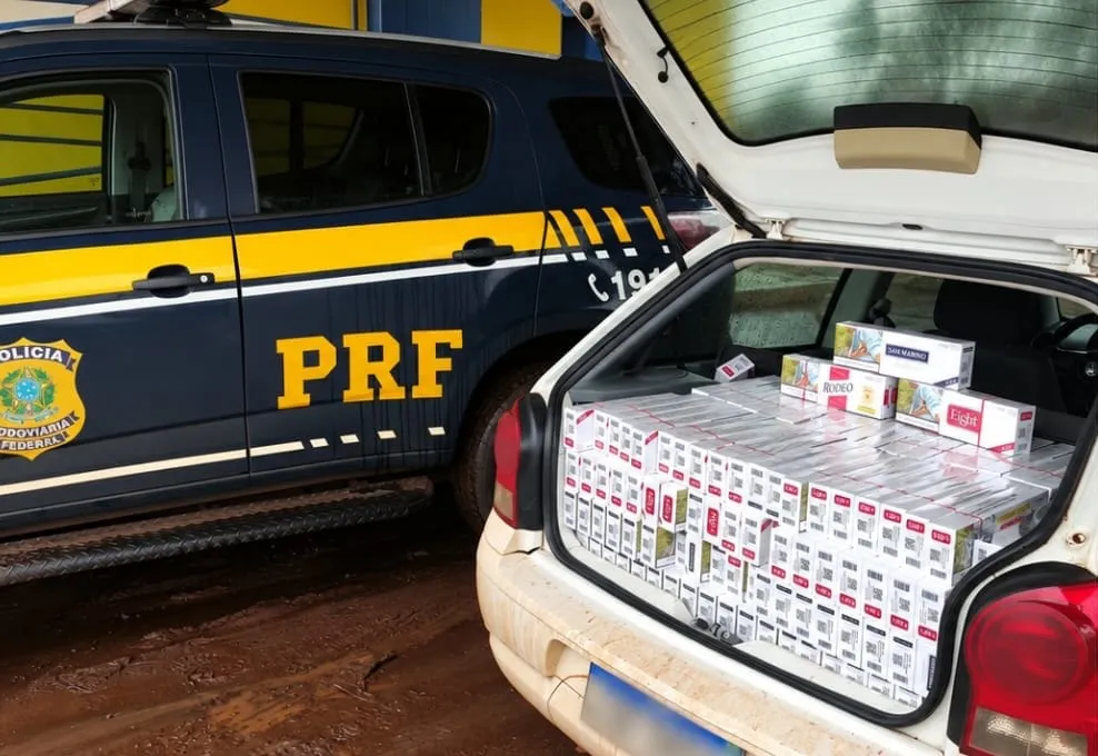 PRF apreende 4.300 maços de cigarros na BR-163 em Rio Brilhante