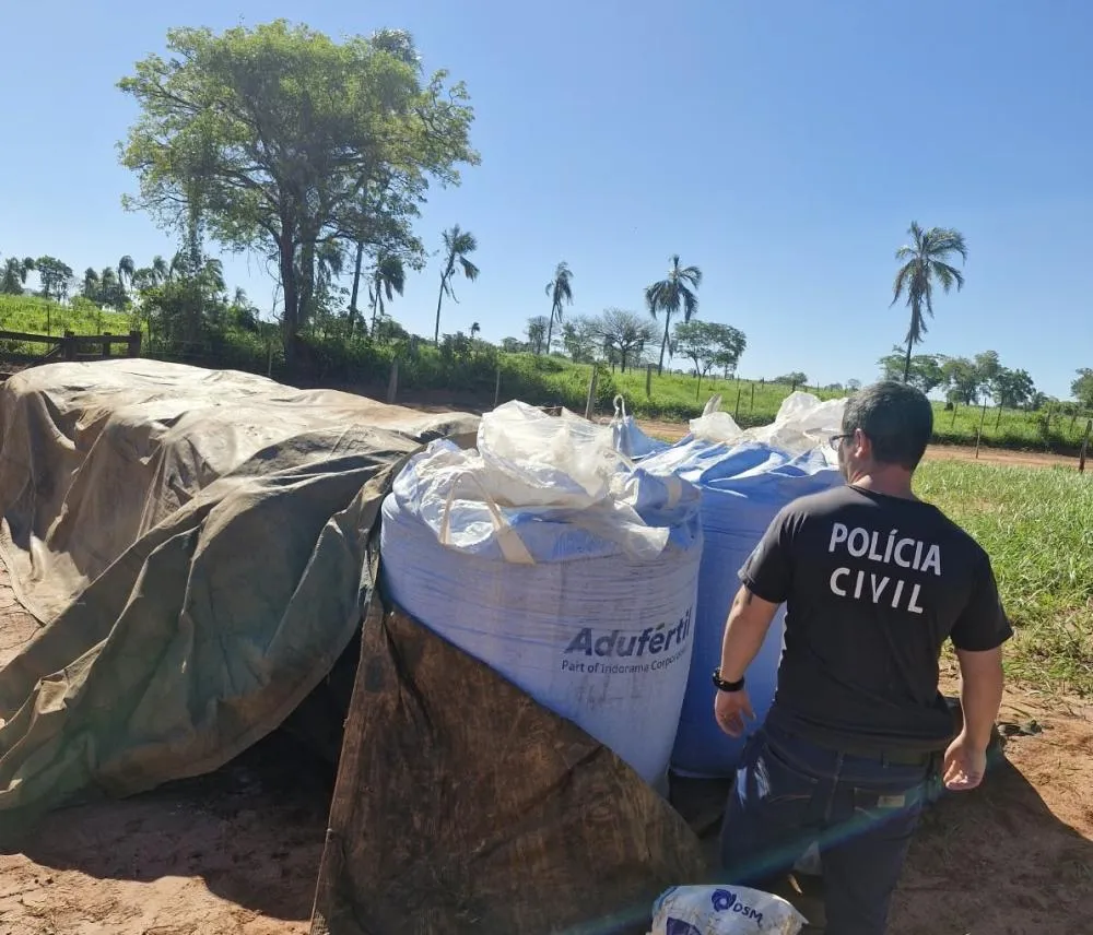 Carga de 20 toneladas de insumos desviada de empresa de celulose em Brasilândia é localizada em fazenda