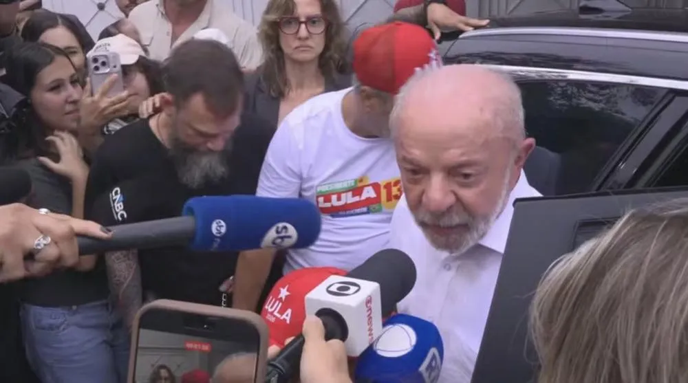 Lula vota no ABC Paulista e cita campanha histórica nas eleições de 2026